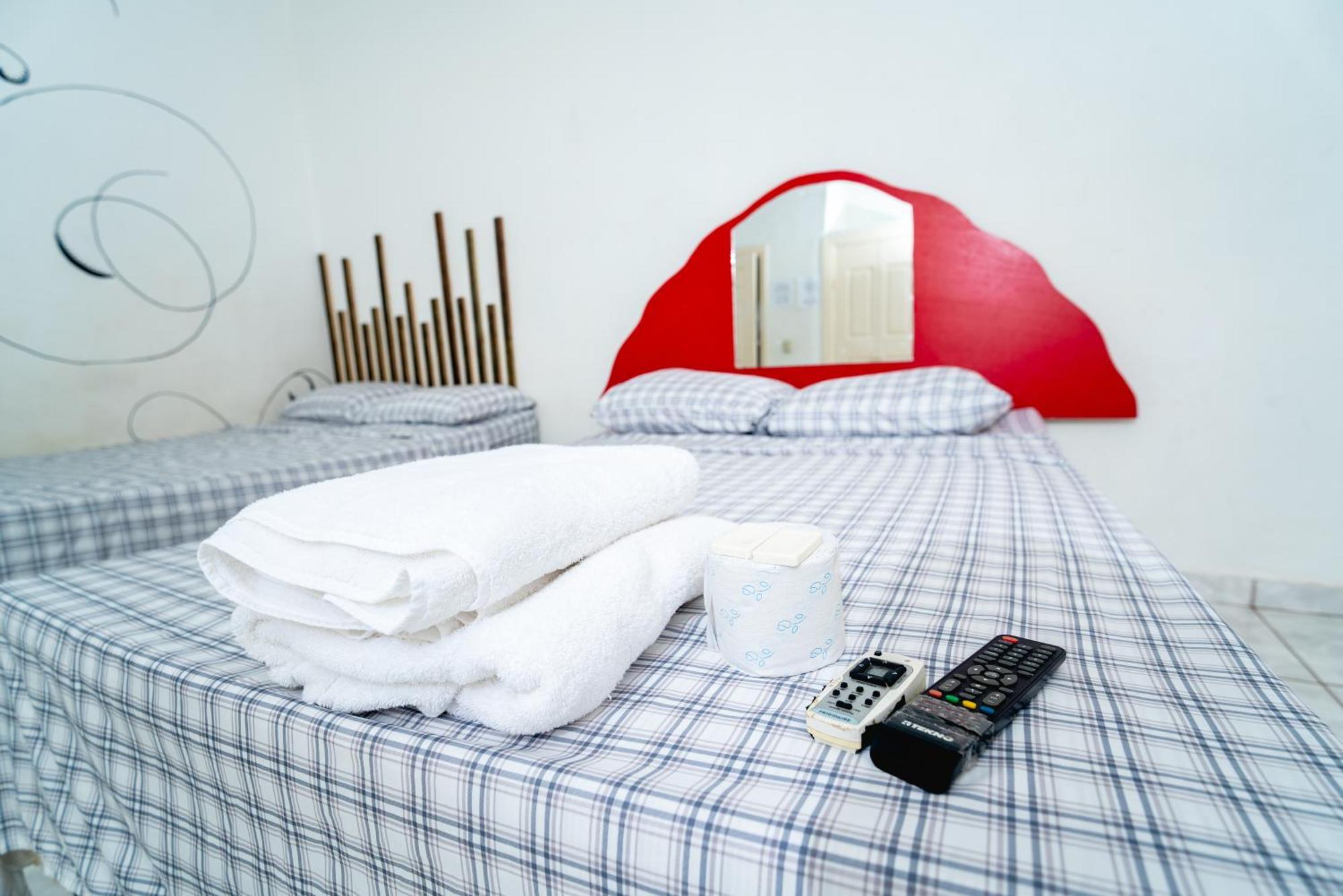 Hotel&Hostal Trinidad 라 세이바 외부 사진