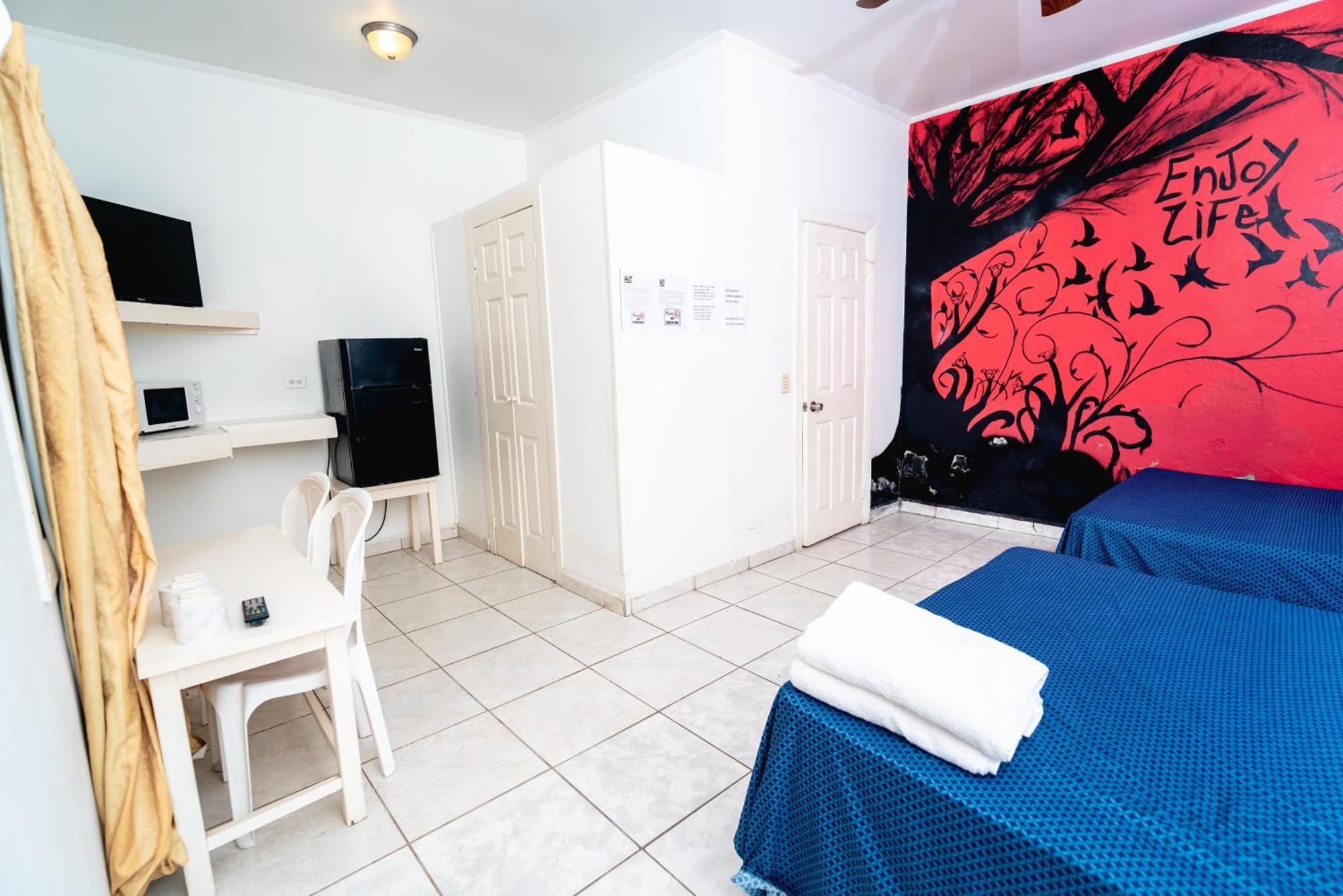 Hotel&Hostal Trinidad 라 세이바 외부 사진